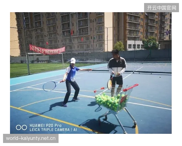 网球青少年训练采用AI回放纠错，技术成长曲线陡升