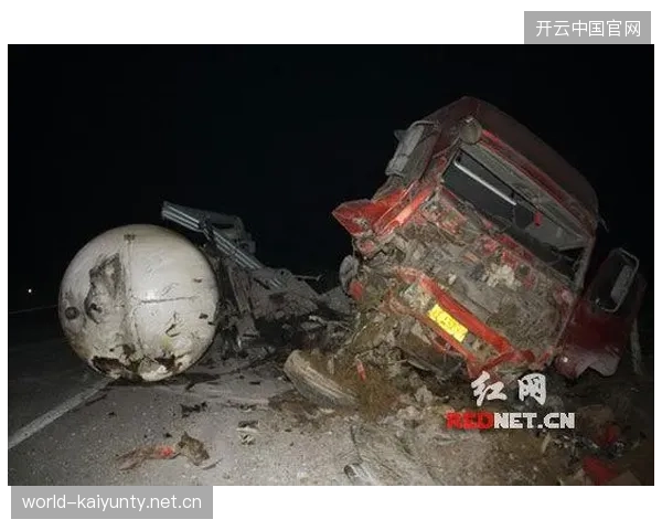 马达故障瞬间爆炸，安全车狂奔